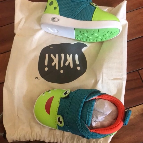 Sold🚫❌ toddler shoes size 4 - Picture 4 of 6